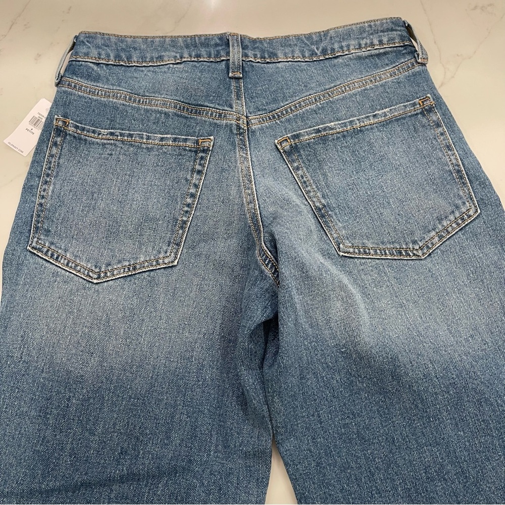 NWT Old Navy Women’s Relaxed Fit Jeans - Medium Blue - Picture 13 of 15
